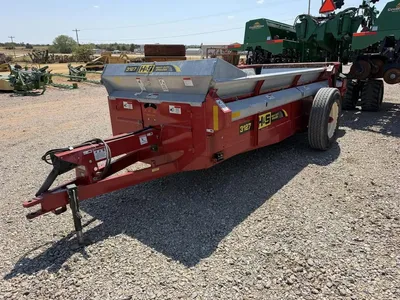Used 2015 H & S 3127, photo 1 of 6