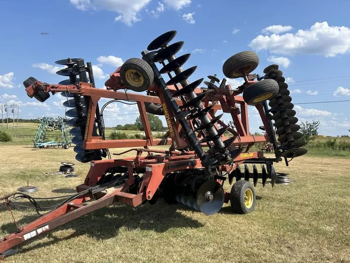 Used 1999 Sunflower 1433-25, photo 1 of 6