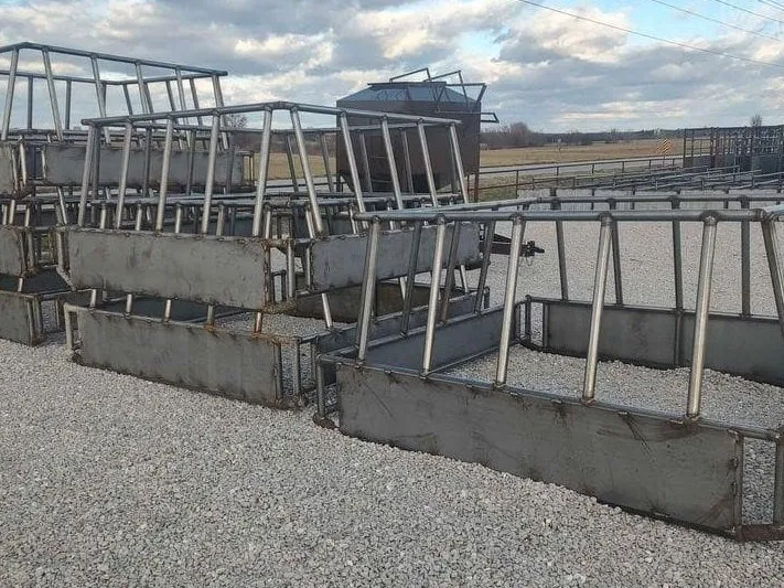 New Heavy-Duty Hay Bale Feeder, photo 1 of 6