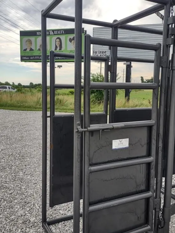 New Cattle Palpation Cage, photo 1 of 3