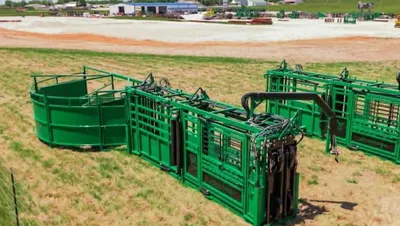 New Synergy Ag Heritage Hydraulic XLT Chute, Alley & Tub (HHXLT), photo 1 of 6