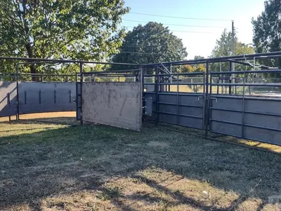 New 10' Cornerless Sweep Tub, photo 1 of 6