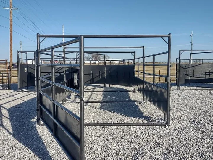 New Sweep Tub Holding Pen, photo 1 of 2