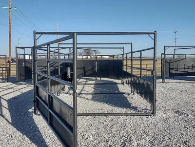 New Sweep Tub Holding Pen, photo 1 of 2
