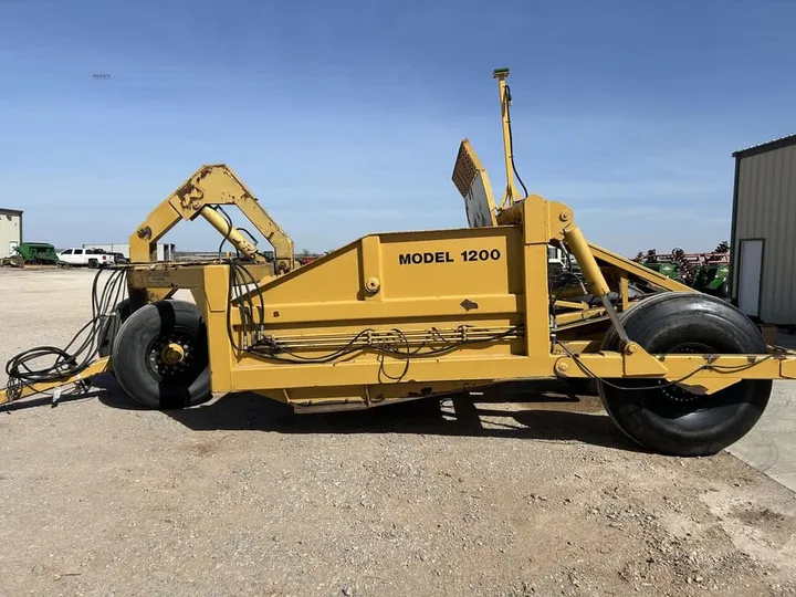 Used 2009 Holcomb 1200, photo 2 of 6