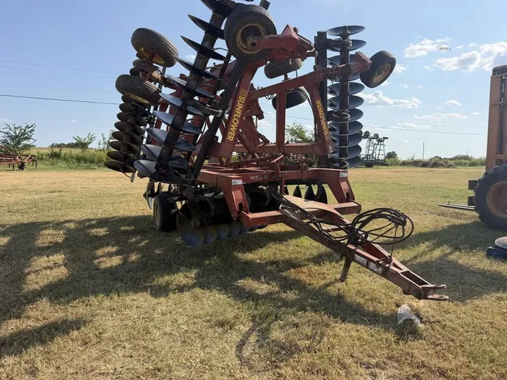 Used 1999 Sunflower 1433-25, photo 2 of 6
