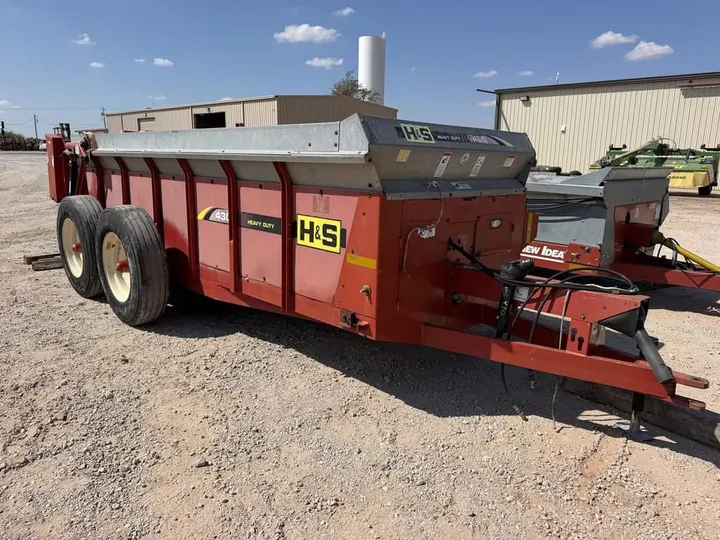 Used 2015 H & S 430, photo 2 of 6