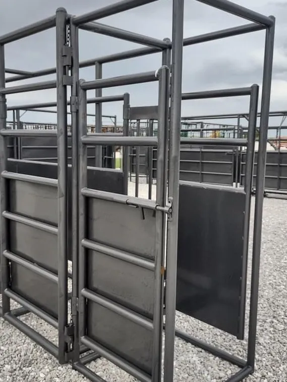 New Cattle Palpation Cage, photo 2 of 3