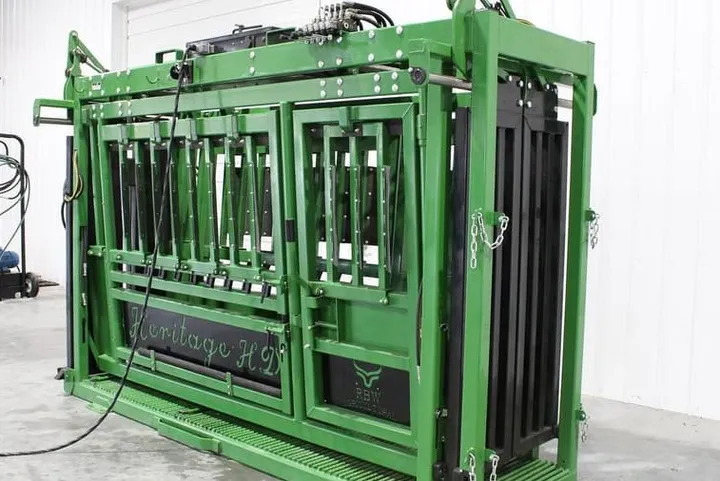 New Synergy Ag Heritage HD Hydraulic Chute (HHHD), photo 2 of 6