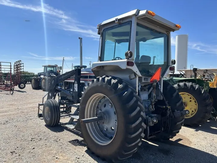 Used 1989 White 120, photo 3 of 6