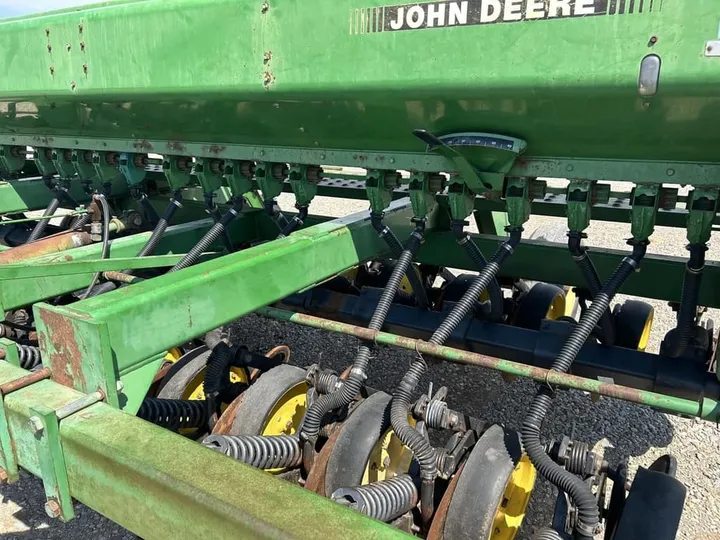 Used 1992 John Deere 750, photo 3 of 6