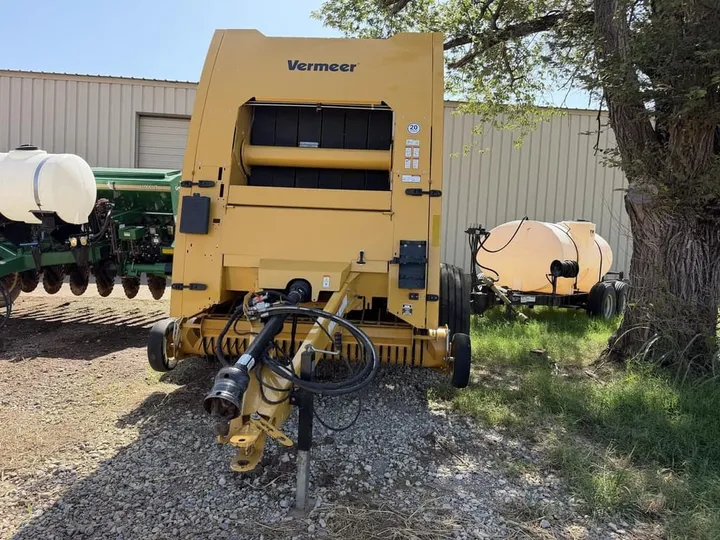 Used 2023 Vermeer 604R SIGNATURE, photo 3 of 6