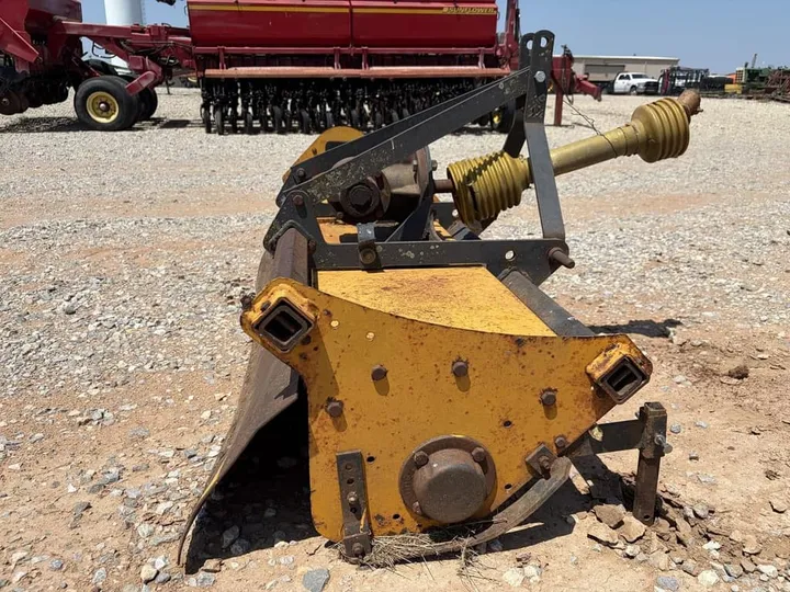 Used Southeast LR72, photo 3 of 6