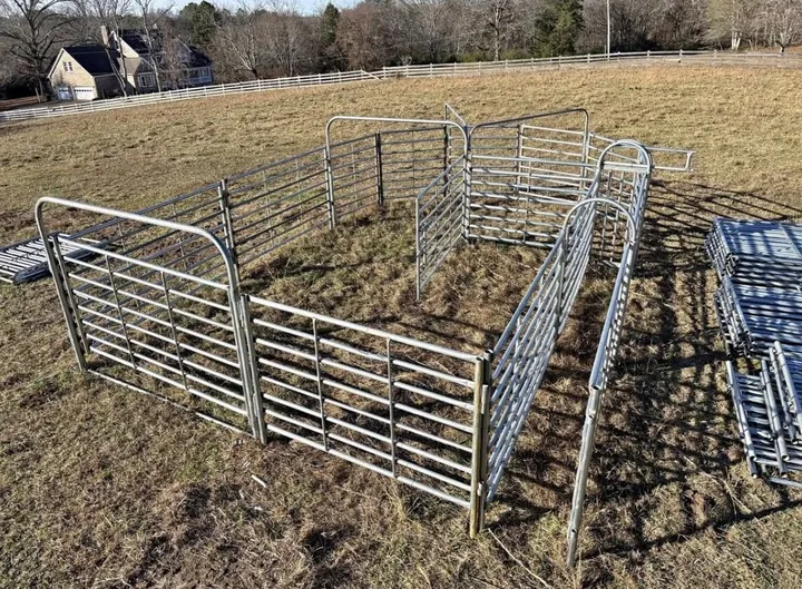 Holland system alley with slide gate and alley frame