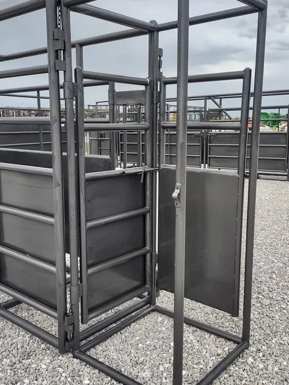 New Cattle Palpation Cage, photo 3 of 3
