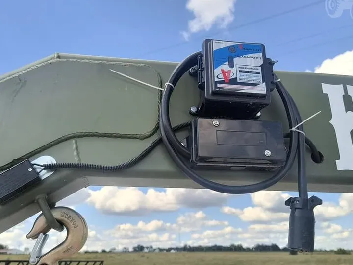 New Synergy Ag Hay Baron 42' Gooseneck Inline Bale Trailer, photo 3 of 6
