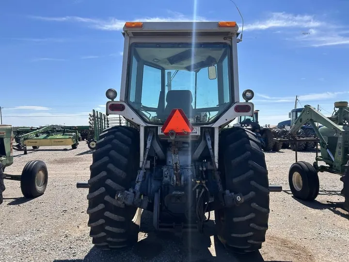 Used 1989 White 120, photo 4 of 6