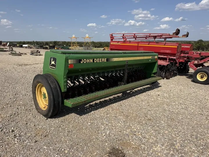 Used 1993 John Deere 450, photo 4 of 6
