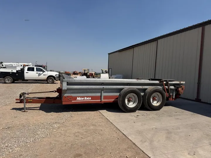 Used 2008 New Idea 3732, photo 4 of 6