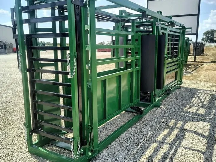 New Synergy Ag Heritage XL Manual Chute with Adjustable Alley (HMXL), photo 4 of 5