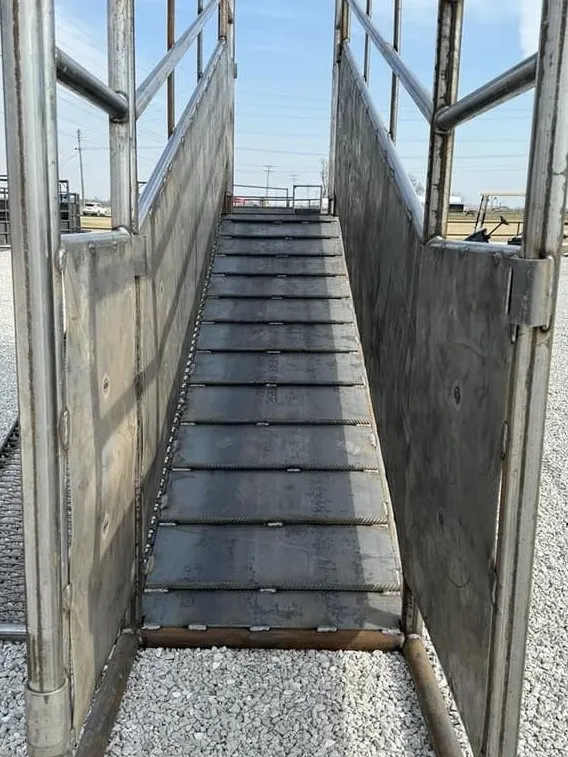 New Heavy-Duty Single Loading Chute Ramp, photo 4 of 6