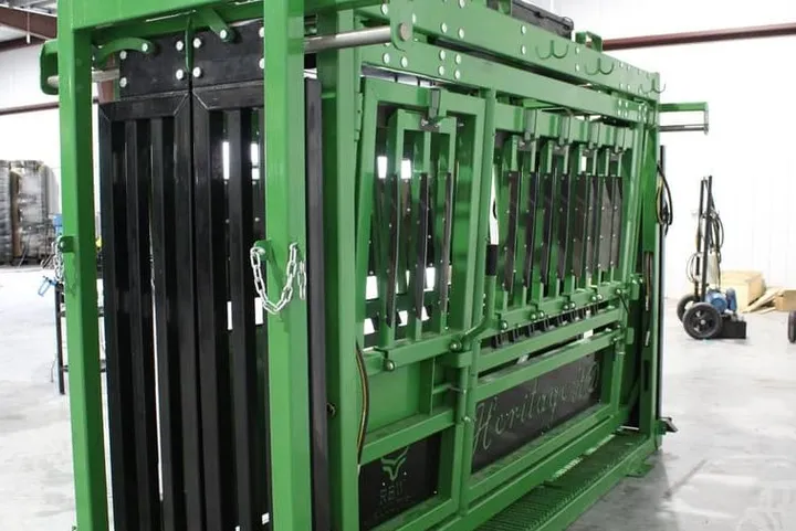New Synergy Ag Heritage HD Hydraulic Chute (HHHD), photo 4 of 6