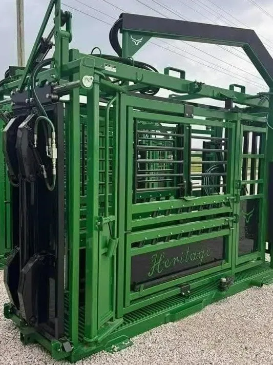 New Synergy Ag Heritage Hydraulic Cattle Chute (HH), photo 4 of 6