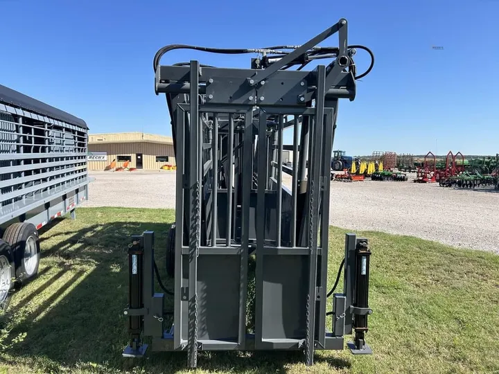New 2026 R&R Livestock Equipment BIG RED, photo 5 of 6