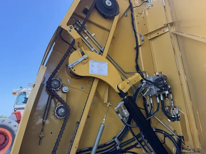 Used 2023 Vermeer 604R SIGNATURE, photo 5 of 6
