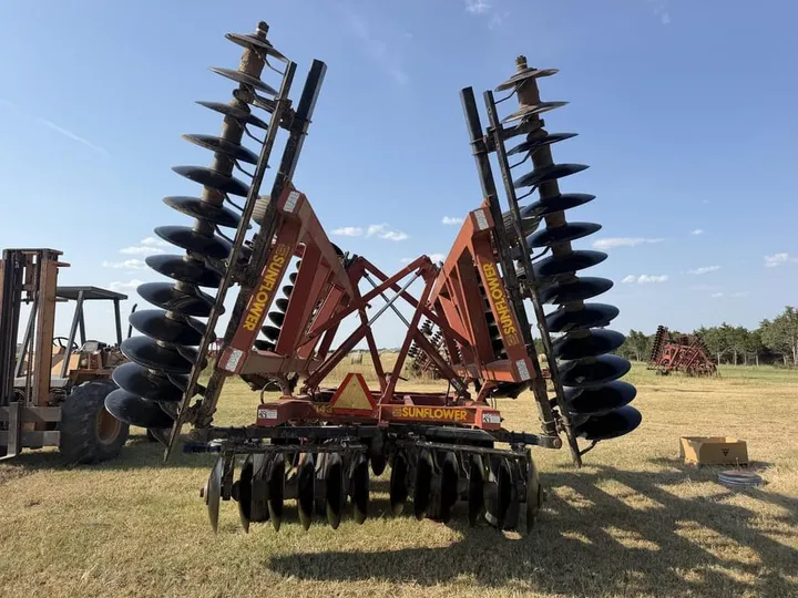 Used 1999 Sunflower 1433-25, photo 5 of 6