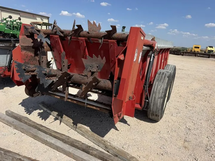 Used 2015 H & S 430, photo 5 of 6