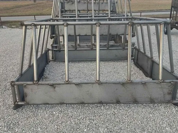 New Heavy-Duty Hay Bale Feeder, photo 5 of 6