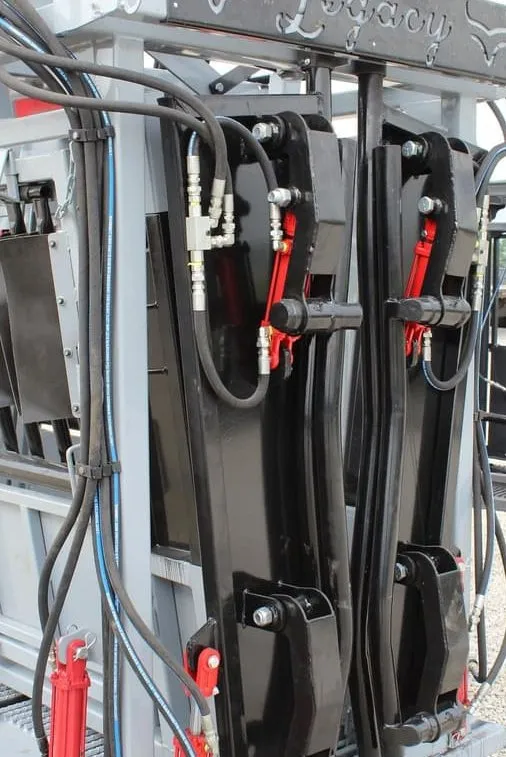 New Synergy Ag Legacy GP Commercial Cattle Chute with Gas Power Unit, photo 5 of 6