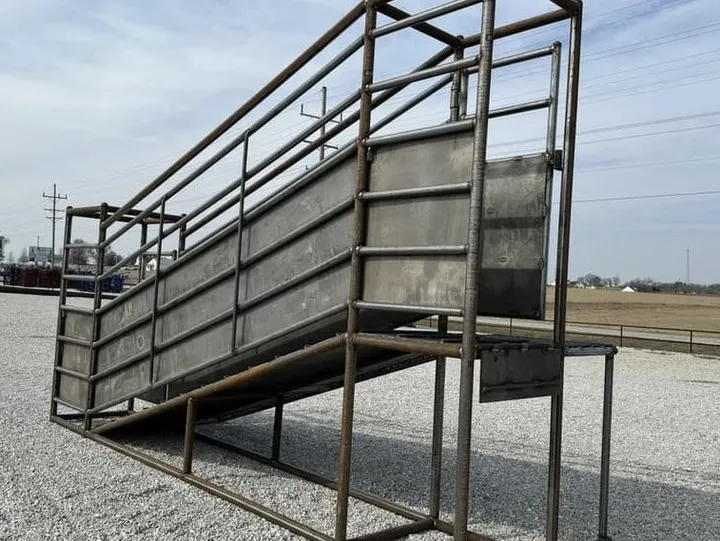 New Heavy-Duty Single Loading Chute Ramp, photo 5 of 6