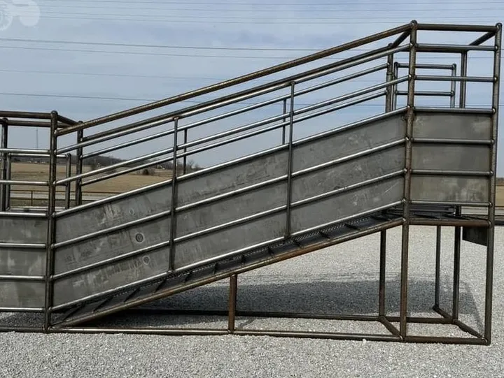 New Heavy-Duty Single Loading Chute Ramp, photo 6 of 6