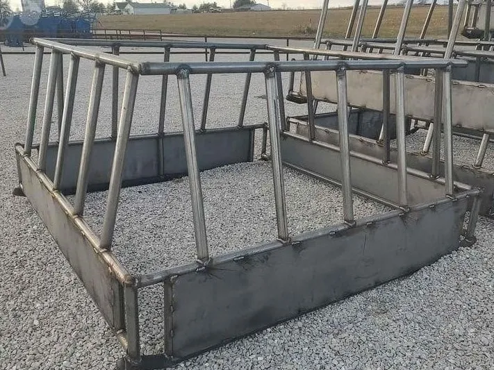 New Heavy-Duty Hay Bale Feeder, photo 6 of 6