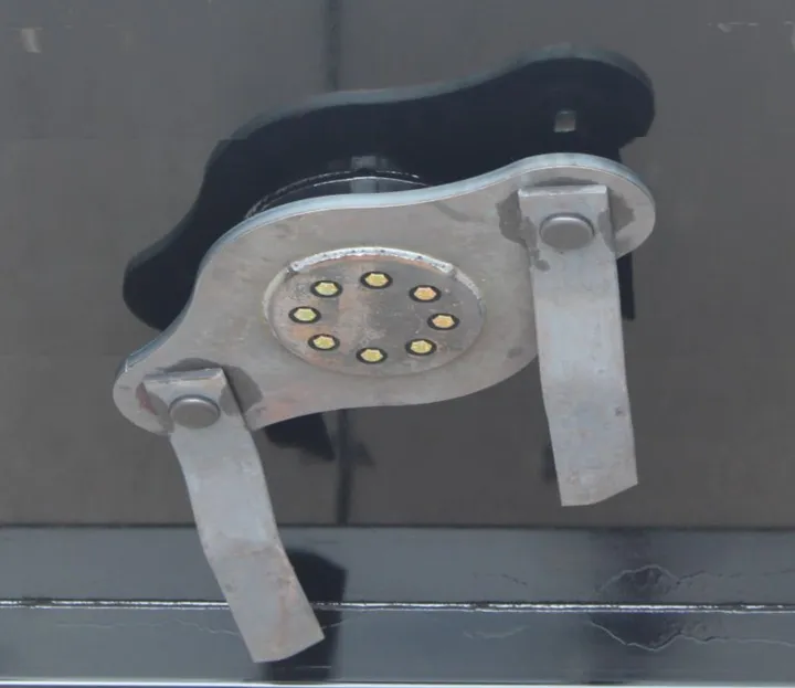 Underside of the DPM Brush Buster: blade carrier with two swing blades